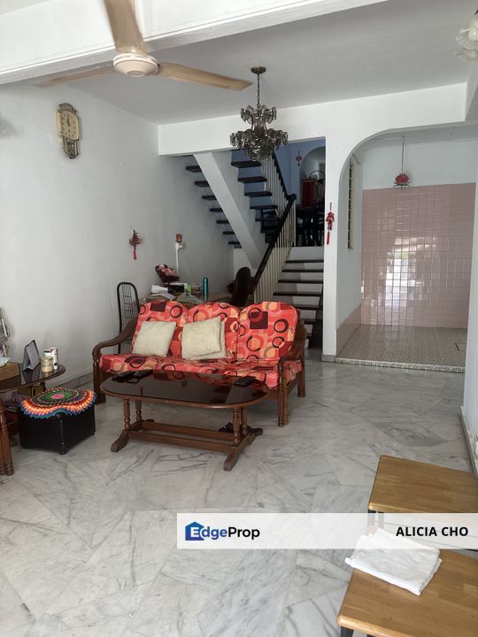 1 & 1/2 storey terrace house well kept and convenient , Kuala Lumpur, Kepong