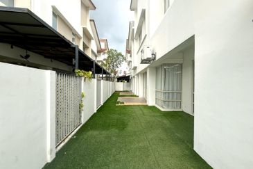 Spacious Freehold Double Storey Semi-D @ Setia Damai 14 Setia Alam