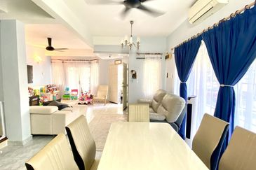 End Lot Double Storey Jalan Akuamarin Seksyen 7 Shah Alam