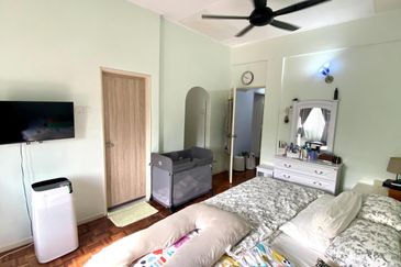 End Lot Double Storey Jalan Akuamarin Seksyen 7 Shah Alam