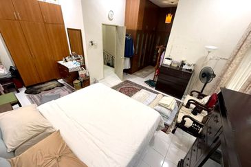 Renovated 2.5 Storey Semi-D @ Seksyen 7 Shah Alam