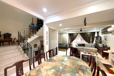 Renovated 2.5 Storey Semi-D @ Seksyen 7 Shah Alam