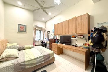 Renovated 2.5 Storey Semi-D @ Seksyen 7 Shah Alam