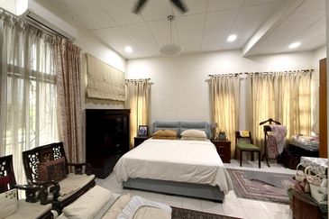 Renovated 2.5 Storey Semi-D @ Seksyen 7 Shah Alam