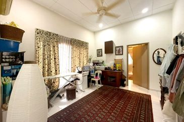 Renovated 2.5 Storey Semi-D @ Seksyen 7 Shah Alam