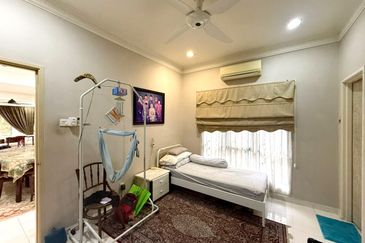 Renovated 2.5 Storey Semi-D @ Seksyen 7 Shah Alam