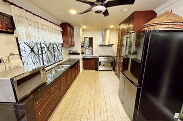 Below Market Value! Corner Lot Semi-D Ss4 Petaling Jaya