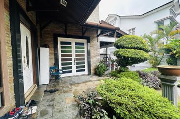 Facing Open with Extra Land 2.5 Storey Semi D Ukay Perdana Ampang