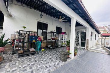 Facing Open with Extra Land 2.5 Storey Semi D Ukay Perdana Ampang