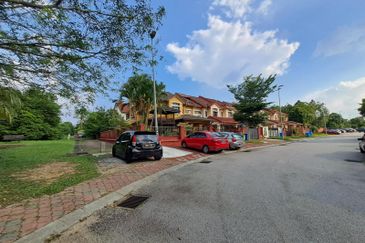 Below Market Value! Corner Lot 2-Storey Terraced @Bukit Jelutong