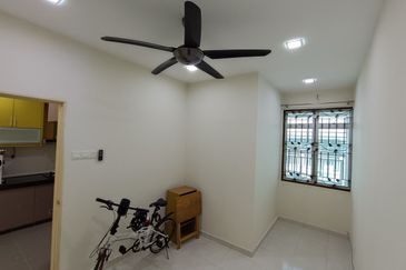 Facing Open Renovated 2 Storey Bandar Tasik Kesuma Fasa 8 @ Beranang