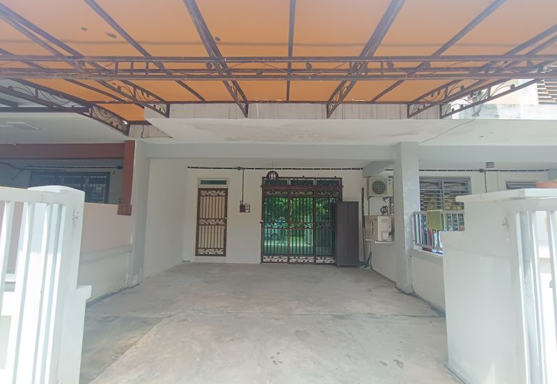 Facing Open Renovated 2 Storey Bandar Tasik Kesuma Fasa 8 @ Beranang
