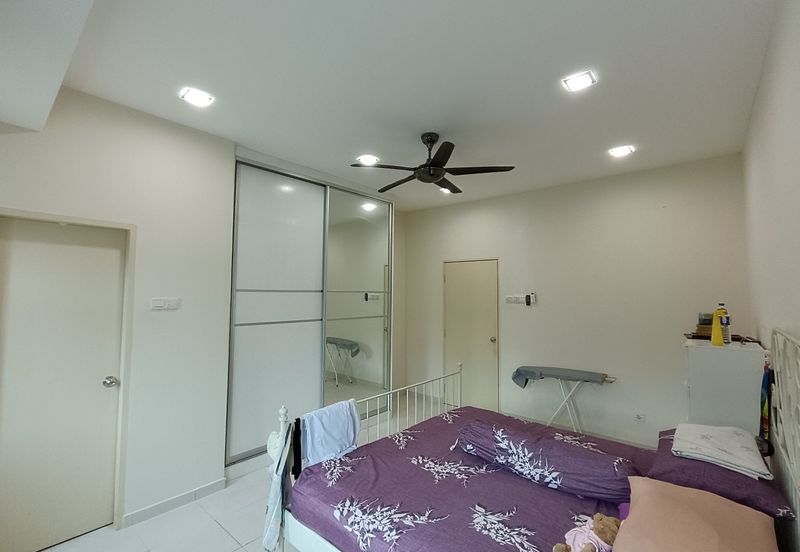 Facing Open Renovated 2 Storey Bandar Tasik Kesuma Fasa 8 @ Beranang