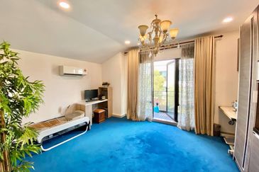 Renovated! Corner Lot 2.5 Storey Seksyen 16 @ Shah Alam