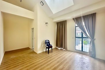 Monet Springtime @ Sunsuria City