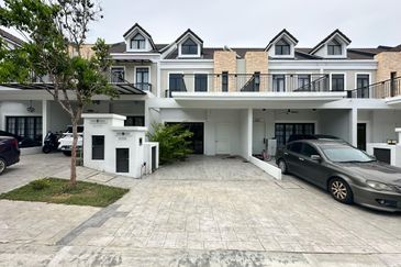 Monet Springtime @ Sunsuria City