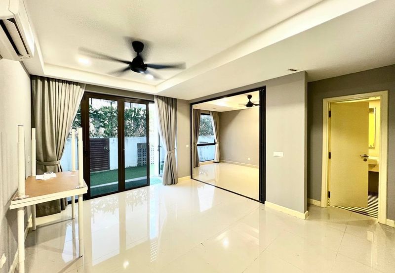 Mozart, Symphony Hills