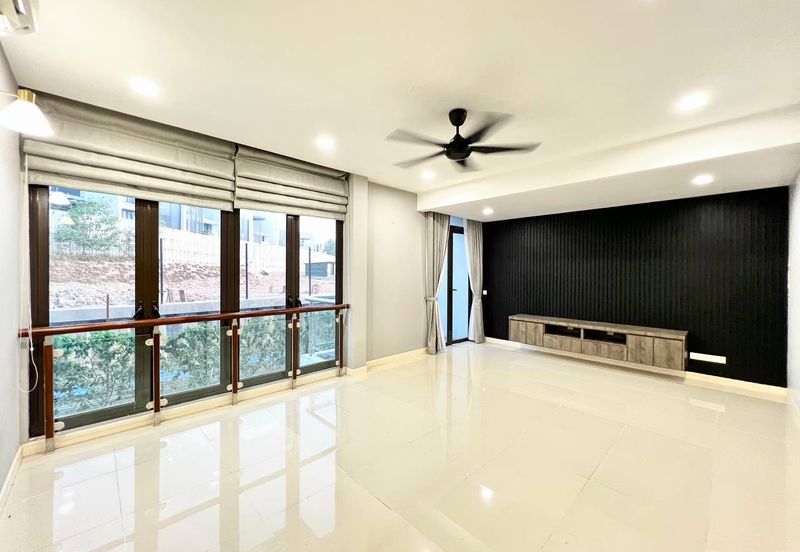 Mozart, Symphony Hills