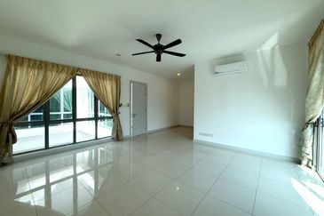 Facing Open Double Storey Superlink Courtyard Villa Liu Li Gardens, Setia Eco Glades Cyberjaya