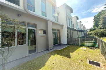 Facing Open Double Storey Superlink Courtyard Villa Liu Li Gardens, Setia Eco Glades Cyberjaya