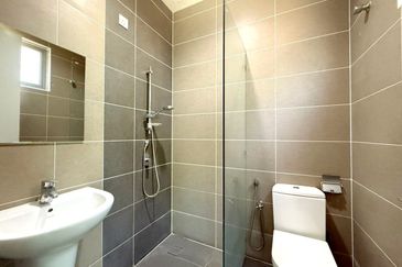 Facing Open Double Storey Superlink Courtyard Villa Liu Li Gardens, Setia Eco Glades Cyberjaya