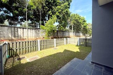 Facing Open Double Storey Superlink Courtyard Villa Liu Li Gardens, Setia Eco Glades Cyberjaya