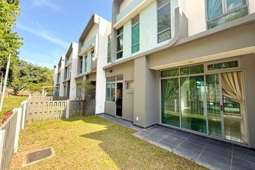 Facing Open Double Storey Superlink Courtyard Villa Liu Li Gardens, Setia Eco Glades Cyberjaya