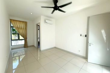 Facing Open Double Storey Superlink Courtyard Villa Liu Li Gardens, Setia Eco Glades Cyberjaya