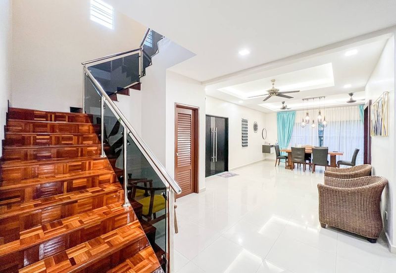 End Lot Double Storey @ Denai Alam