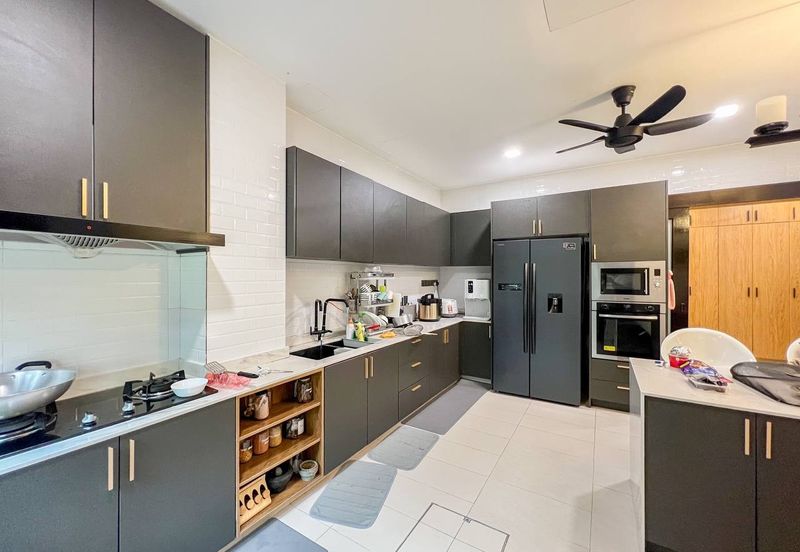 End Lot Double Storey @ Denai Alam