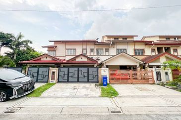 End Lot Double Storey @ Denai Alam