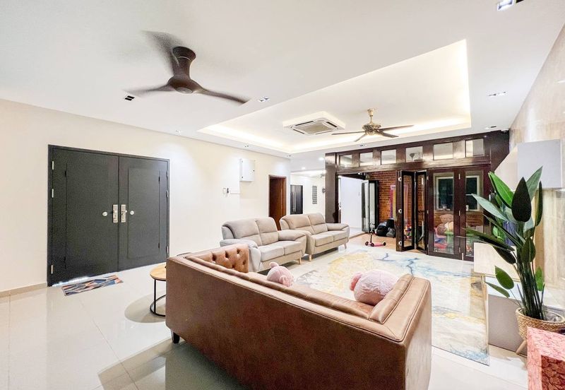 End Lot Double Storey @ Denai Alam