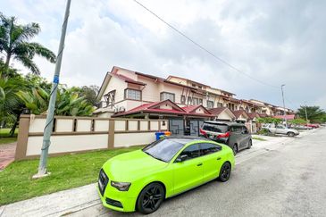 End Lot Double Storey @ Denai Alam