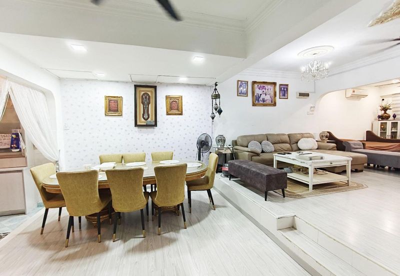 Fully Extended 2 Storey House @ Taman Selayang Indah Batu Caves