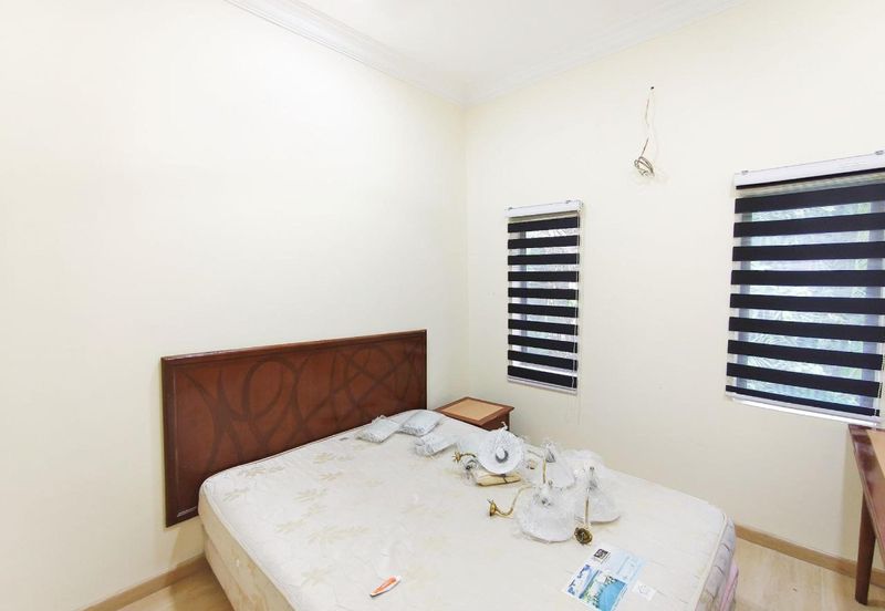 Fully Furnished 1 Storey Bungalow House  @ Jalan Kebun Shah Alam