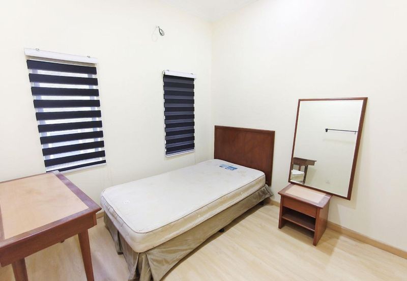 Fully Furnished 1 Storey Bungalow House  @ Jalan Kebun Shah Alam