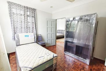 Double Storey Semi D-House @ SS4A Kelana Jaya 