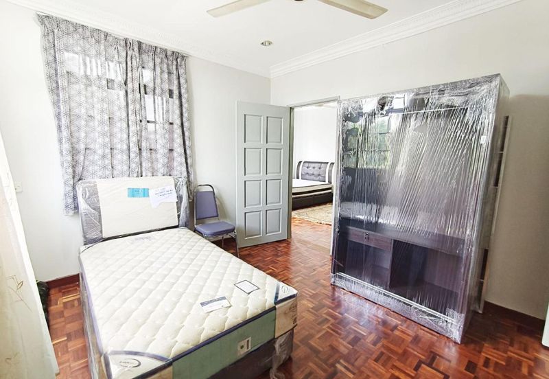 Double Storey Semi D-House @ SS4A Kelana Jaya 