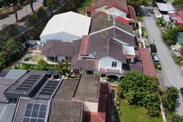 Double Storey Semi D-House @ SS4A Kelana Jaya 