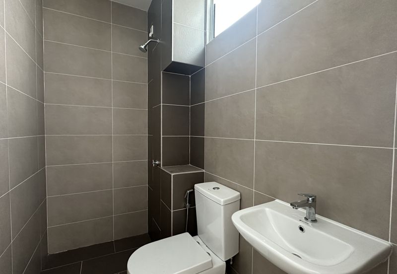 Aderyn Setia Alamsari Bangi Double Storey Terrace - Where Nature Welcomes You