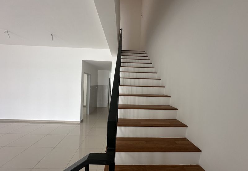 Aderyn Setia Alamsari Bangi Double Storey Terrace - Where Nature Welcomes You