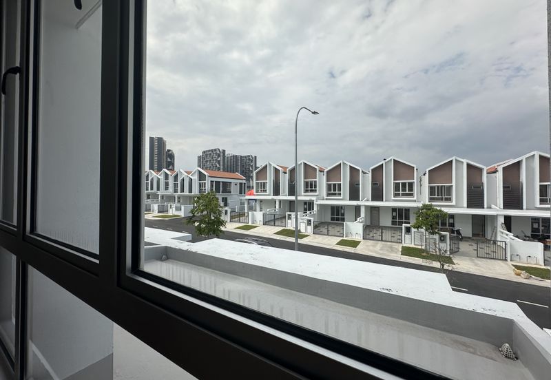 Aderyn Setia Alamsari Bangi Double Storey Terrace - Where Nature Welcomes You