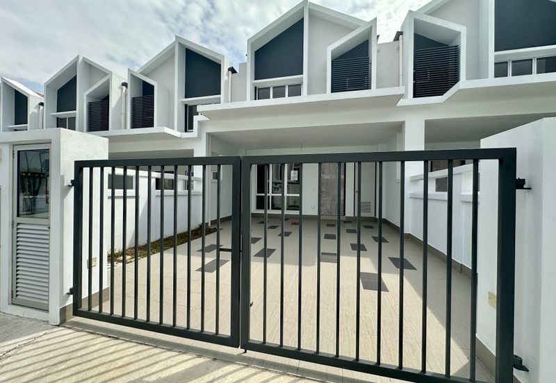 Aderyn Setia Alamsari Bangi Double Storey Terrace - Where Nature Welcomes You