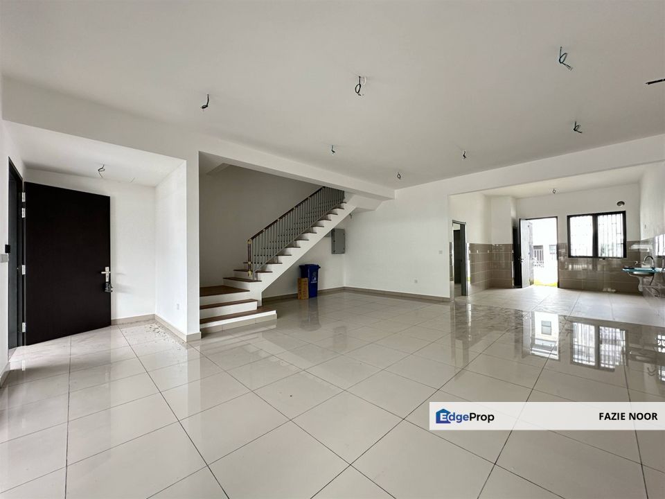 SPACIOUS UNIT with BACKYARD GARDEN !! 2 Storey-Terraced House @ Elmina Green 7 U17 Shah Alam, Selangor, Shah Alam