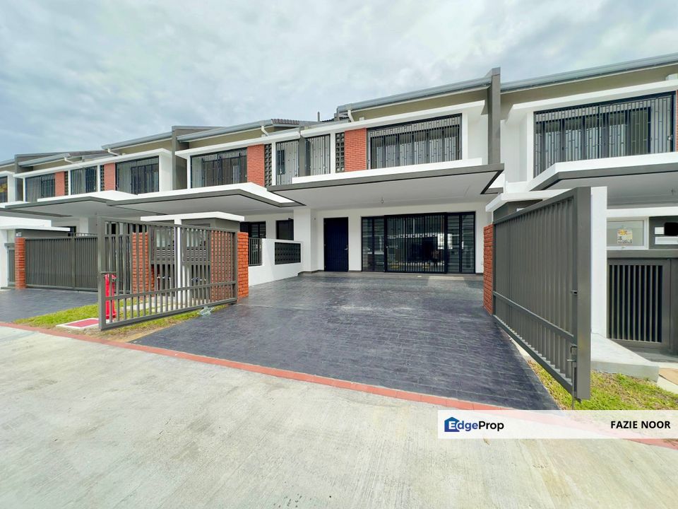 SPACIOUS UNIT with BACKYARD GARDEN !! 2 Storey-Terraced House @ Elmina Green 7 U17 Shah Alam, Selangor, Shah Alam