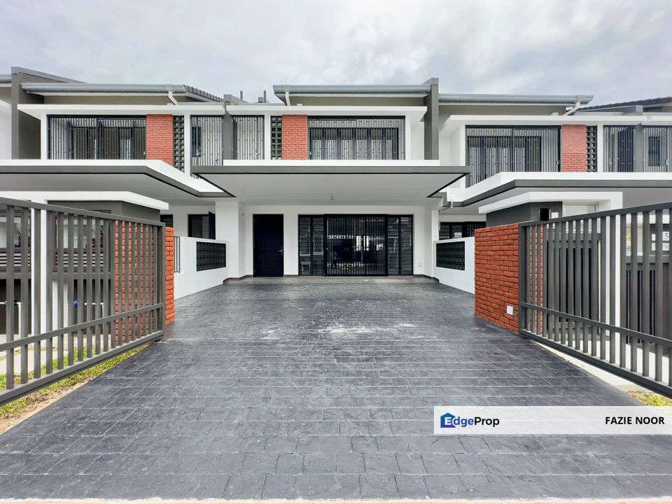 SPACIOUS UNIT with BACKYARD GARDEN !! 2 Storey-Terraced House @ Elmina Green 7 U17 Shah Alam, Selangor, Shah Alam