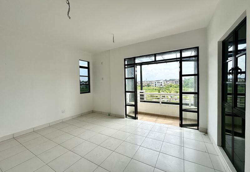 PKNS Seksyen 3 Bandar Baru Bangi Lake-Facing Two-and-a-Half-Storey Semi-D 