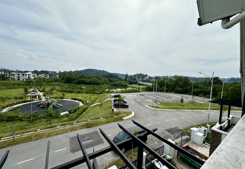 PKNS Seksyen 3 Bandar Baru Bangi Lake-Facing Two-and-a-Half-Storey Semi-D 