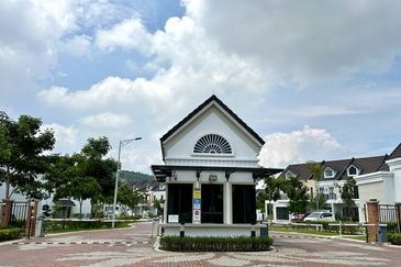 Monet Springtime @ Sunsuria City