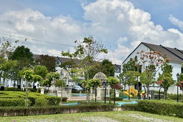 Monet Springtime @ Sunsuria City